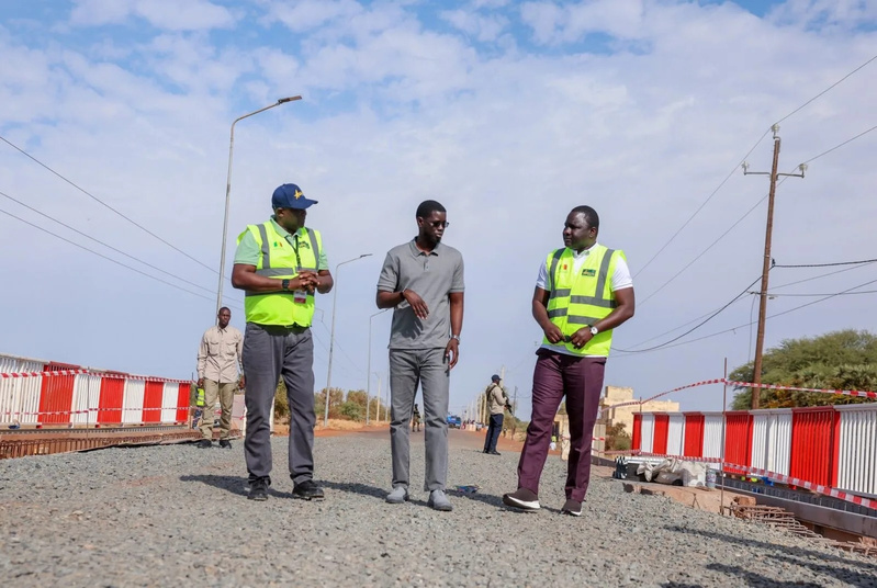 Bassirou Diomaye Faye accélère les projets de logement et lance un plan d’urgence pour les ponts
