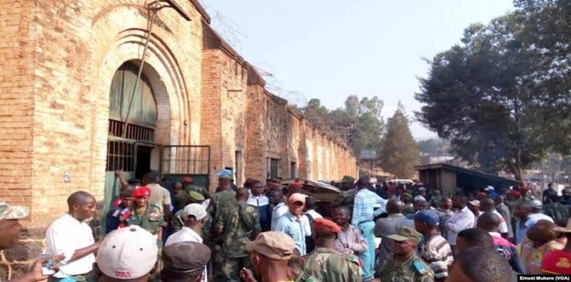 RDC : une prison vidée de ses détenus après une évasion spectaculaire au Kasaï RDC : une prison vidée de ses détenus après une évasion spectaculaire au Kasaï