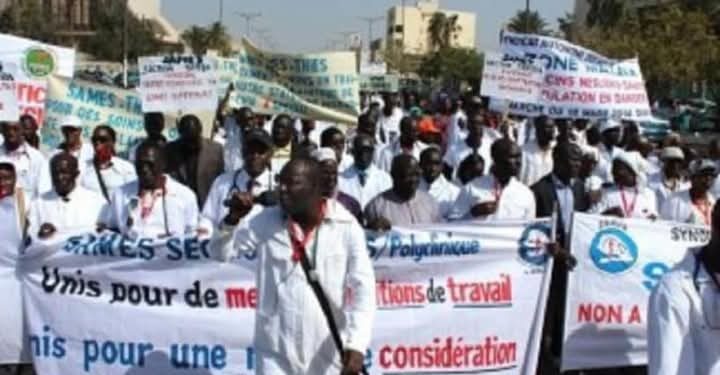 Grève annoncée des médecins : le SAMES appelle à 48 heures de mobilisation