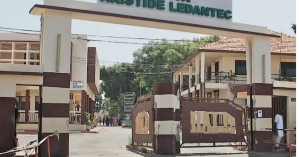 Entrée de l’hôpital Aristide Le Dantec avant sa reconstruction. Photo d’archive : SeneNews. Entrée de l’hôpital Aristide Le Dantec avant sa reconstruction. Photo d’archive : SeneNews.