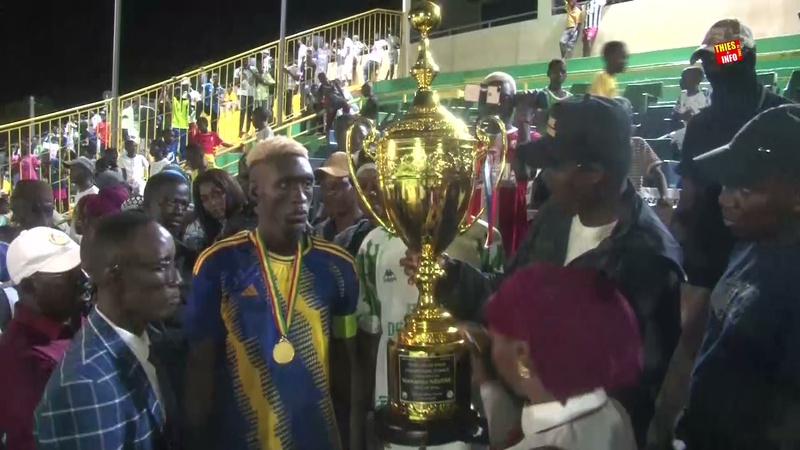 Remise du trophée lors de la finale de la zone 14 à Diass, le 17 octobre 2026. Image : Thièsinfo. Remise du trophée lors de la finale de la zone 14 à Diass, le 17 octobre 2026. Image : Thièsinfo.