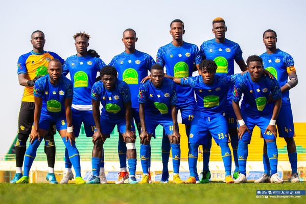 Teungueth FC, photographie d’équipe publiée en mai 2024. Photo : Teungueth FC, archives Thièsinfo. Cette image ne présente pas la composition retenue pour le déplacement au Cameroun.