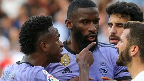 "On l’a traité de singe": un attaquant du Real Madrid victime de racisme en plein match