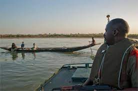 Guinée : au moins 7 écolières noyées dans le naufrage d'une pirogue