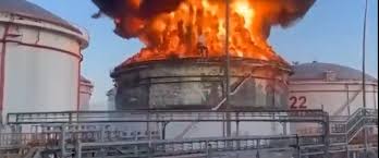 RUSSIE: Un dépôt de carburant a pris feu dans la nuit près de la Crimée