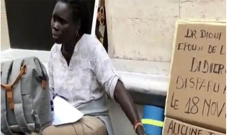 L’ÉPOUSE DU GENDARME DIDIER BADJI ENTAME UNE GRÈVE DE LA FAIM