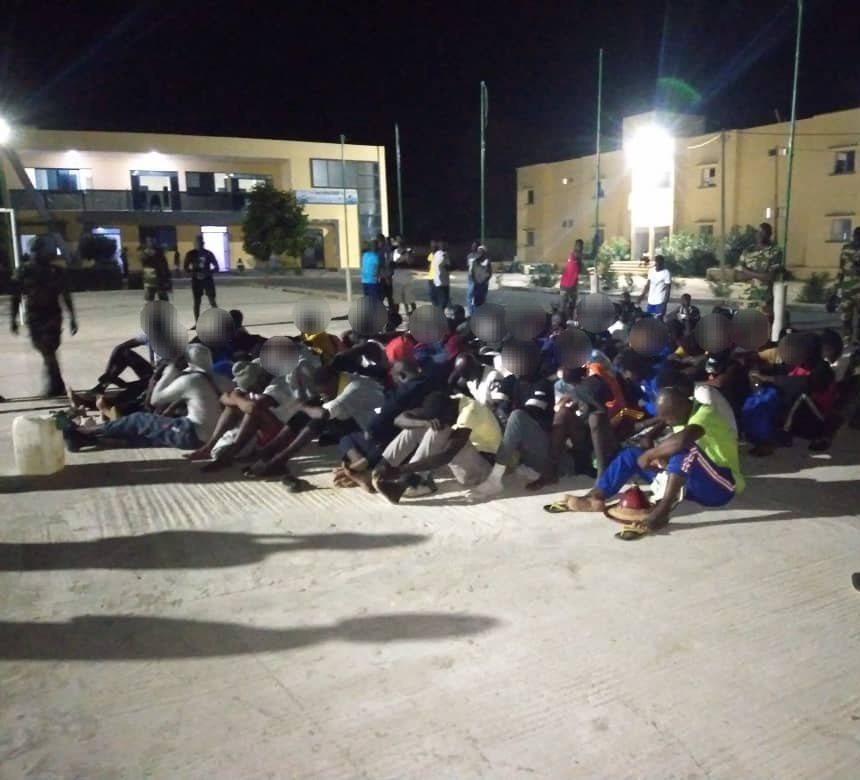 Émigration clandestine : une pirogue avec 164 candidats à l’émigration clandestine arrêtée par la marine nationale