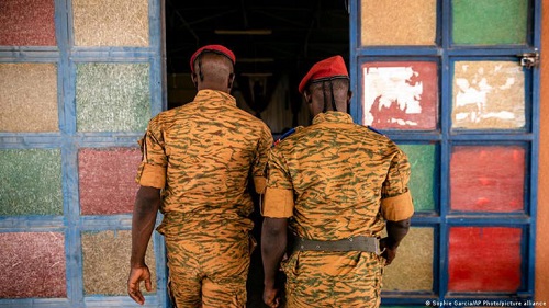 Burkina Faso : des avocats critiquent les enrôlements forcés