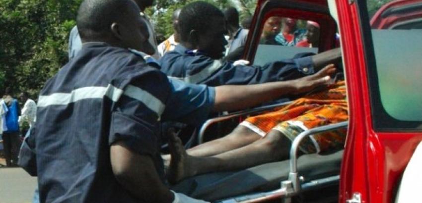 Drame à Niacoulrab : Un étudiant poignardé à mort lors d'une altercation après un match de football. Drame à Niacoulrab : Un étudiant poignardé à mort lors d'une altercation après un match de football.