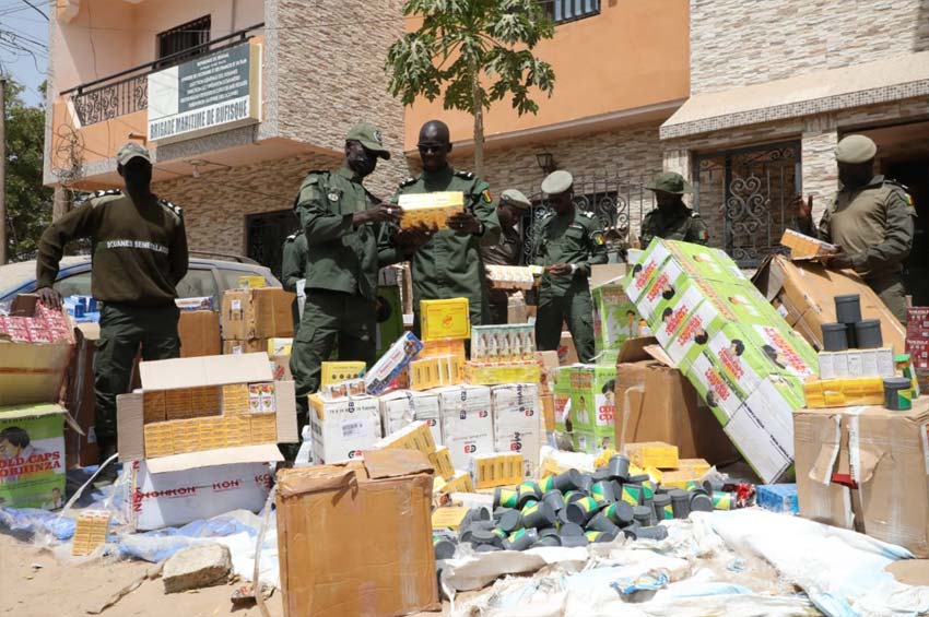 Saisie record à Mbodiène : Faux médicaments d'une valeur de 403 millions de francs CFA interceptés Saisie record à Mbodiène : Faux médicaments d'une valeur de 403 millions de francs CFA interceptés