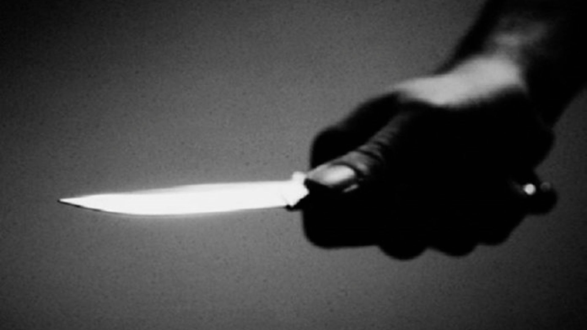 Conflit passionnel aux HLM Montagne : Un homme poignardé lors d'une dispute amoureuse