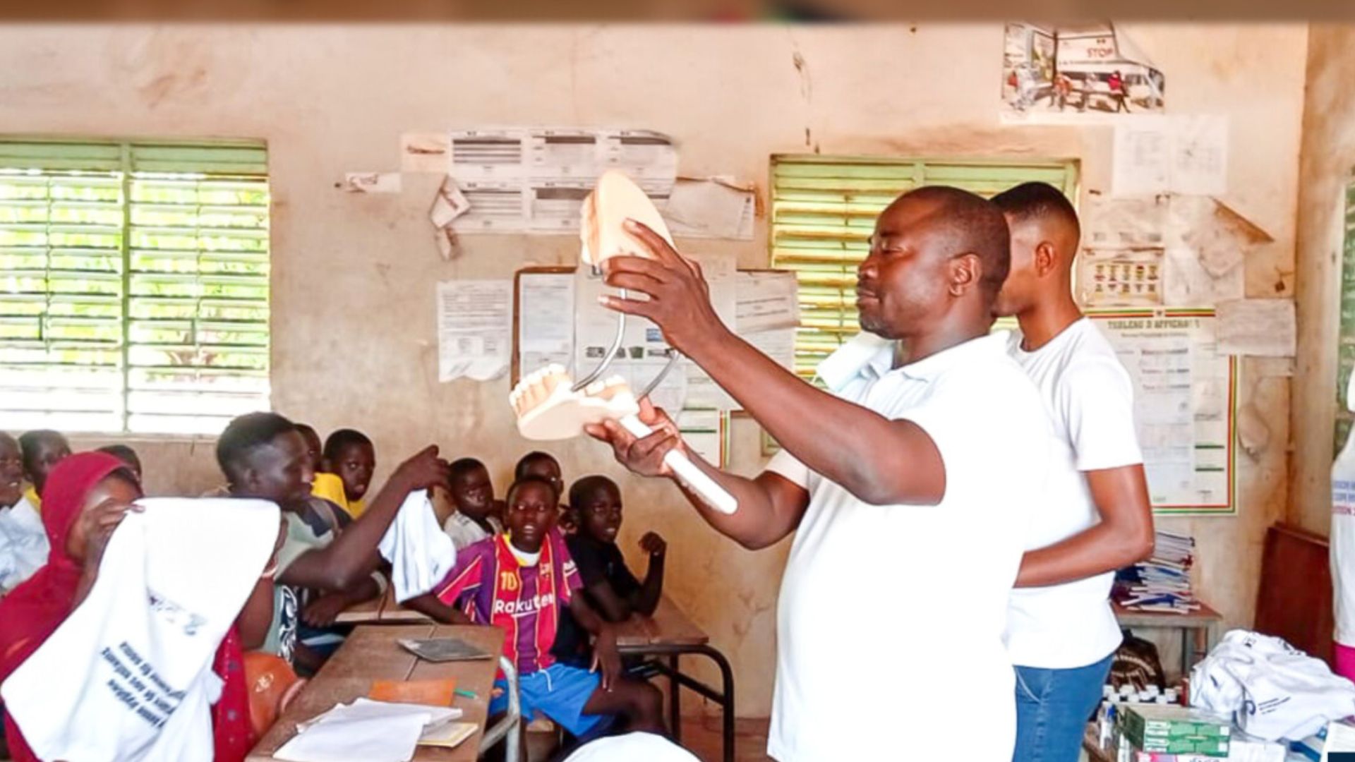 Sédhiou : Plus de 1500 enfants de la rue et élèves bénéficient de soins dentaires gratuits Sédhiou : Plus de 1500 enfants de la rue et élèves bénéficient de soins dentaires gratuits