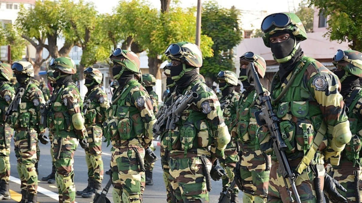 La CEDEAO honore le 7e contingent sénégalais de l'Ecomig en Gambie La CEDEAO honore le 7e contingent sénégalais de l'Ecomig en Gambie