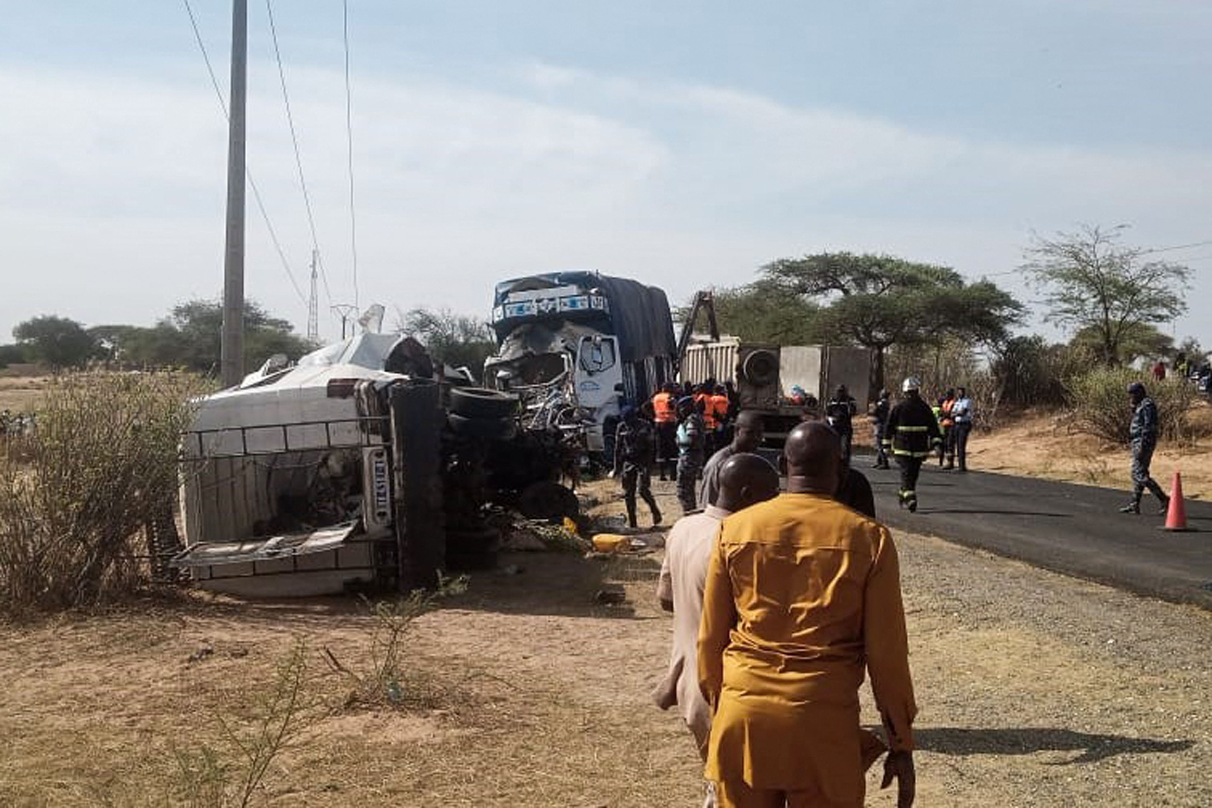 Accident Mortel entre Ndoulo et Khourou Mbacké : Un Minicar Percuté par un Camion Fait Plusieurs Victimes Accident Mortel entre Ndoulo et Khourou Mbacké : Un Minicar Percuté par un Camion Fait Plusieurs Victimes