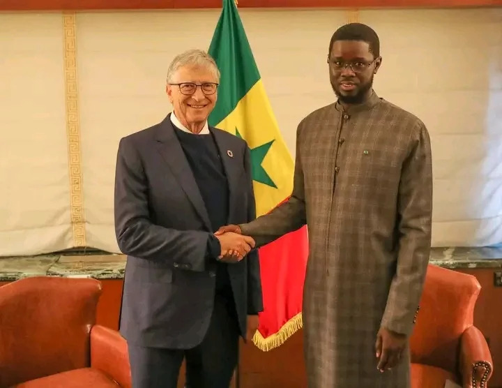 Rencontre à New York entre le Président sénégalais Bassirou Diomaye Faye, Luc Frieden, et Bill Gates Rencontre à New York entre le Président sénégalais Bassirou Diomaye Faye, Luc Frieden, et Bill Gates