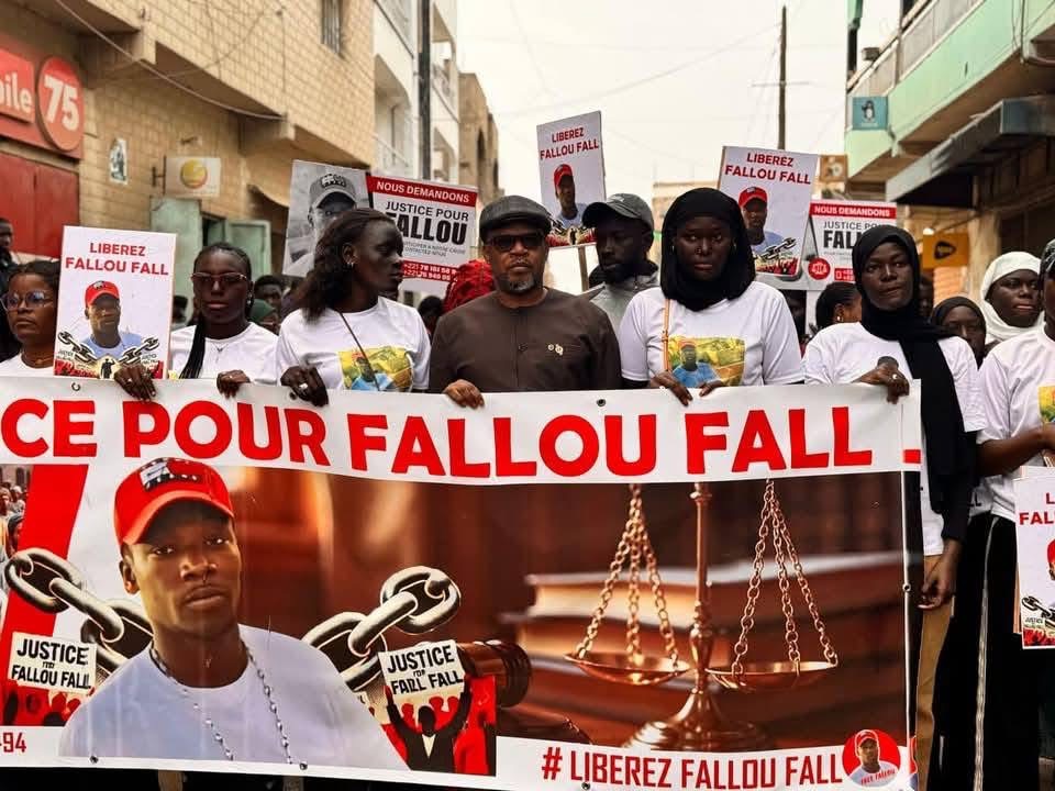 Manifestation à Yeumbeul pour exiger la réouverture du dossier Fallou Fall Manifestation à Yeumbeul pour exiger la réouverture du dossier Fallou Fall