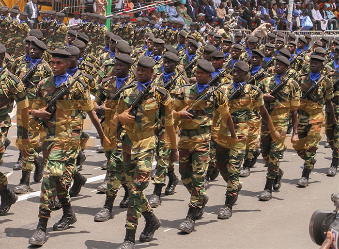 4 Avril 2025 : Diomaye Faye préside un grand défilé avec 6092 défilants 4 Avril 2025 : Diomaye Faye préside un grand défilé avec 6092 défilants