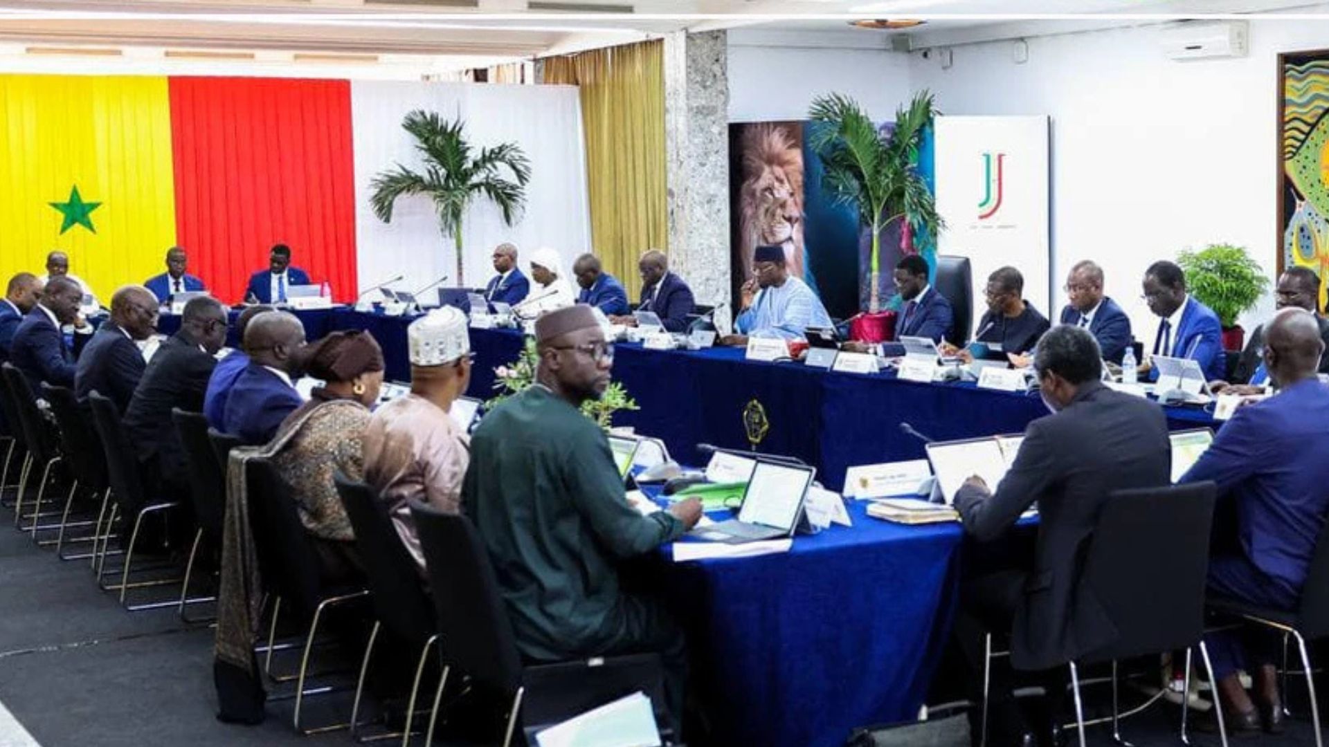 Le gouvernement redéfinit les structures clés du développement avec trois nouveaux décrets Le gouvernement redéfinit les structures clés du développement avec trois nouveaux décrets