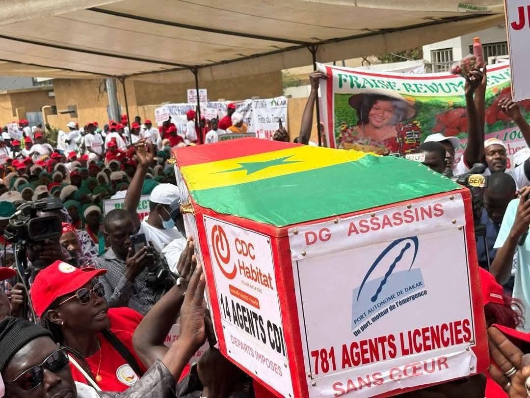 1er Mai : un cercueil et des casseroles pour interpeller le ministre Abass Fall devant la CNTS