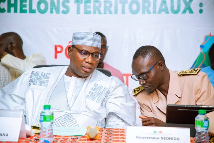 Réforme des collectivités locales : vers un élargissement des compétences et la suppression des ARD Réforme des collectivités locales : vers un élargissement des compétences et la suppression des ARD