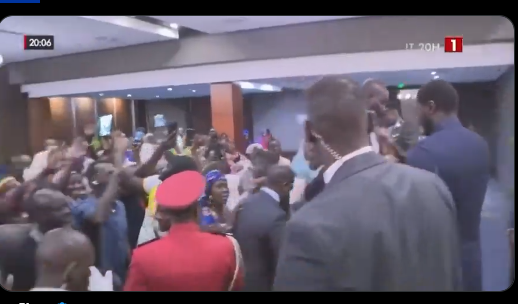 Rencontre à Libreville : Diomaye Faye promet visa, logement et mobilité à ses compatriotes