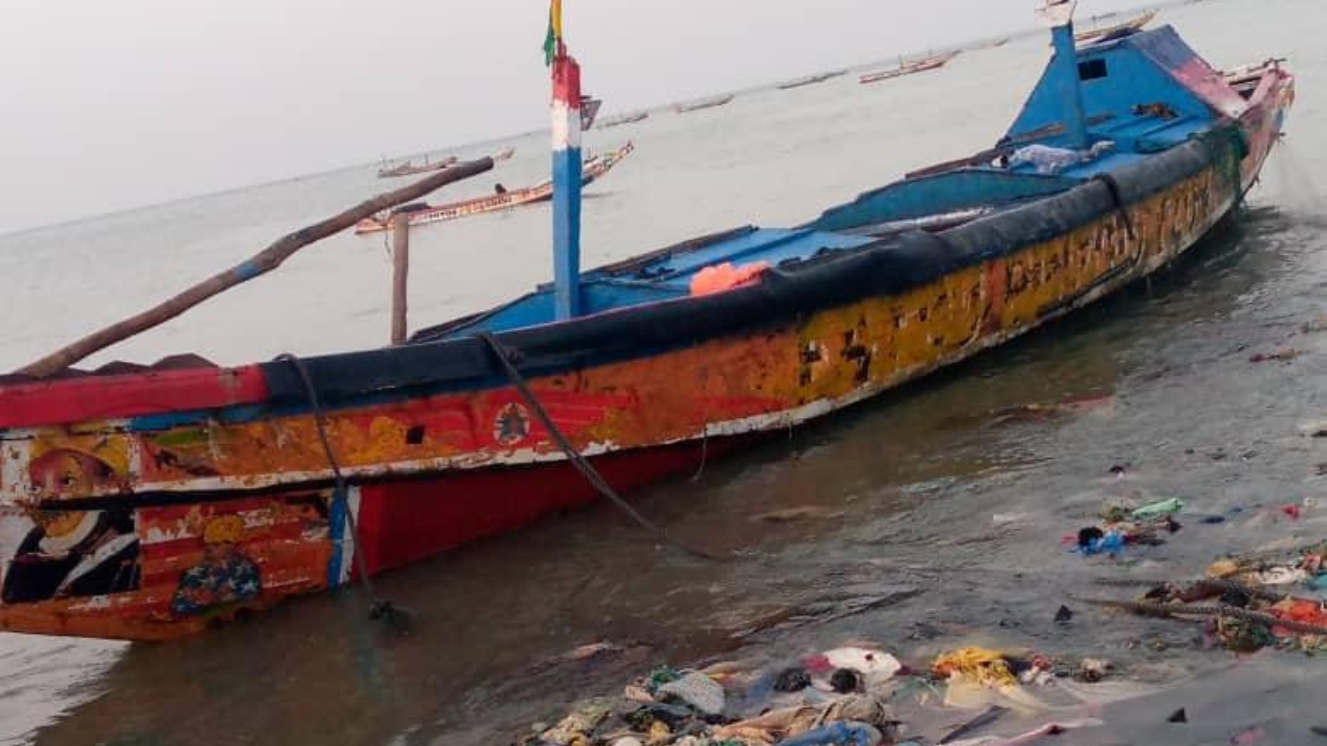 Mbour-Tefess : une pirogue vide échouée relance les inquiétudes sur l’émigration clandestine