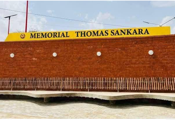 Inauguration du mausolée de Thomas Sankara à Ouagadougou avec des personnalités africaines Inauguration du mausolée de Thomas Sankara à Ouagadougou avec des personnalités africaines