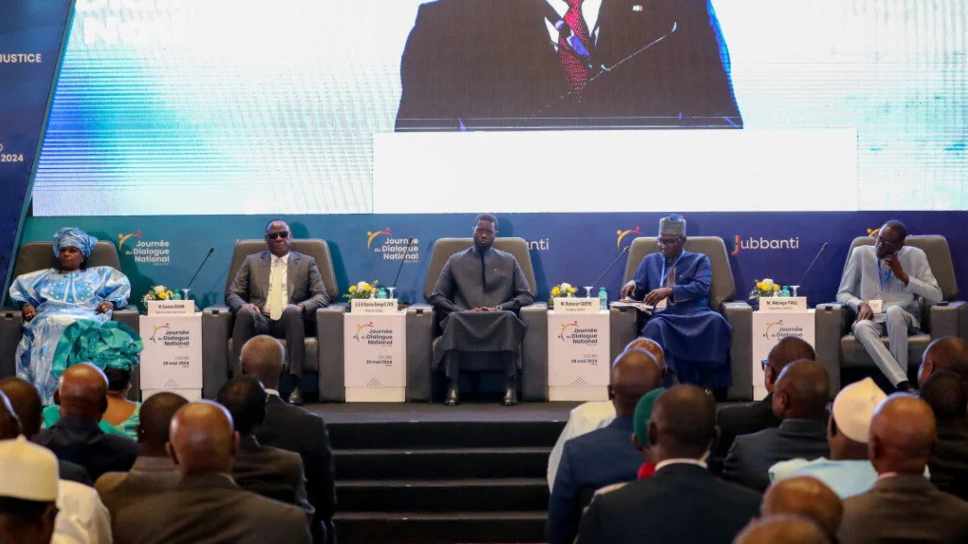 Sénégal : Bassirou Diomaye Faye lance un dialogue politique “d’anticipation” pour repenser le système institutionnel Sénégal : Bassirou Diomaye Faye lance un dialogue politique “d’anticipation” pour repenser le système institutionnel