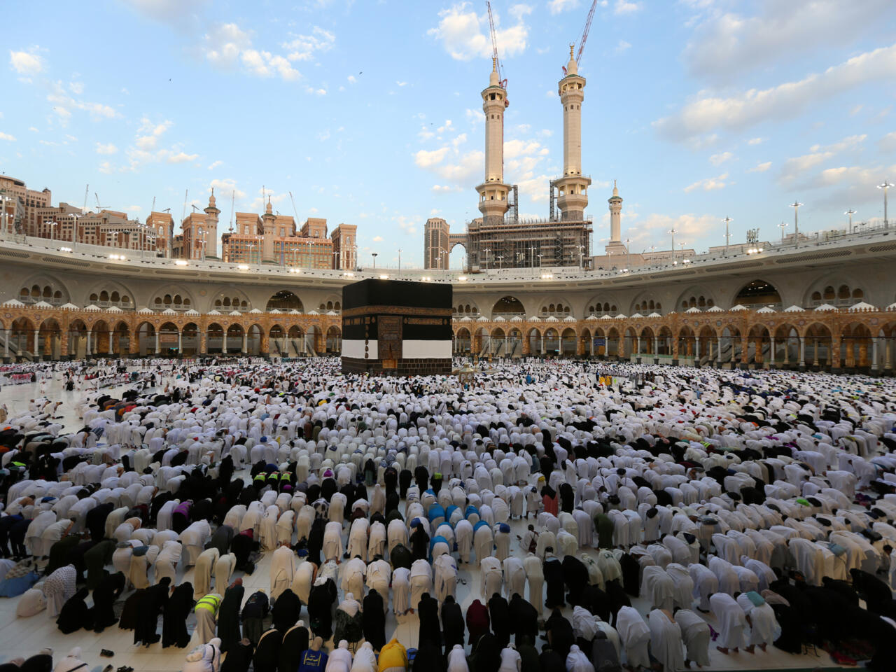 Début du Hajj 1446 : les pèlerins convergent vers Mina