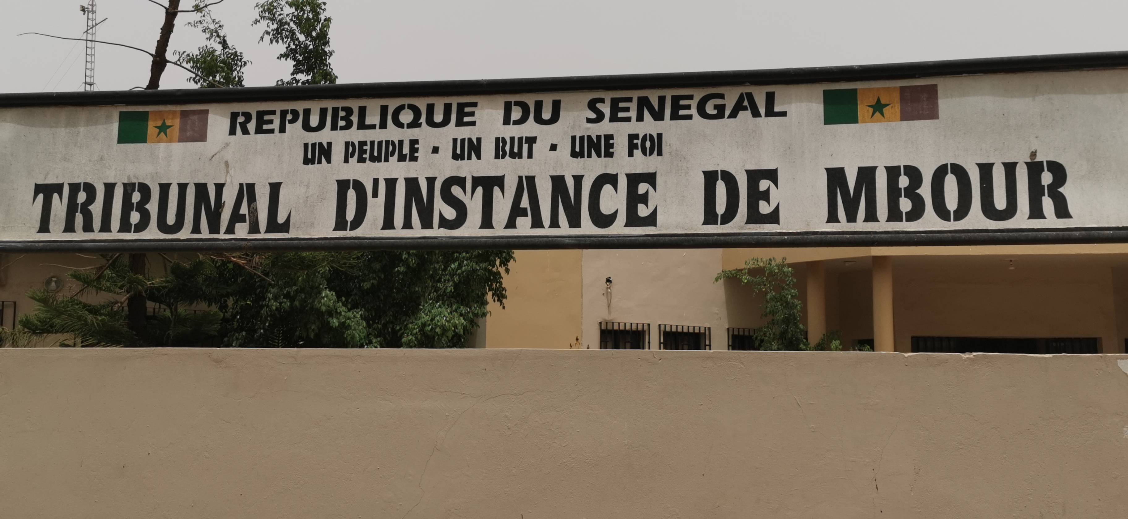 Violence conjugale à Mbour : un homme condamné pour avoir agressé son épouse après une dispute liée à une photo