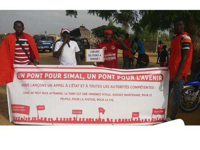 Simal : les habitants manifestent pour la réhabilitation du pont reliant le village au chef-lieu