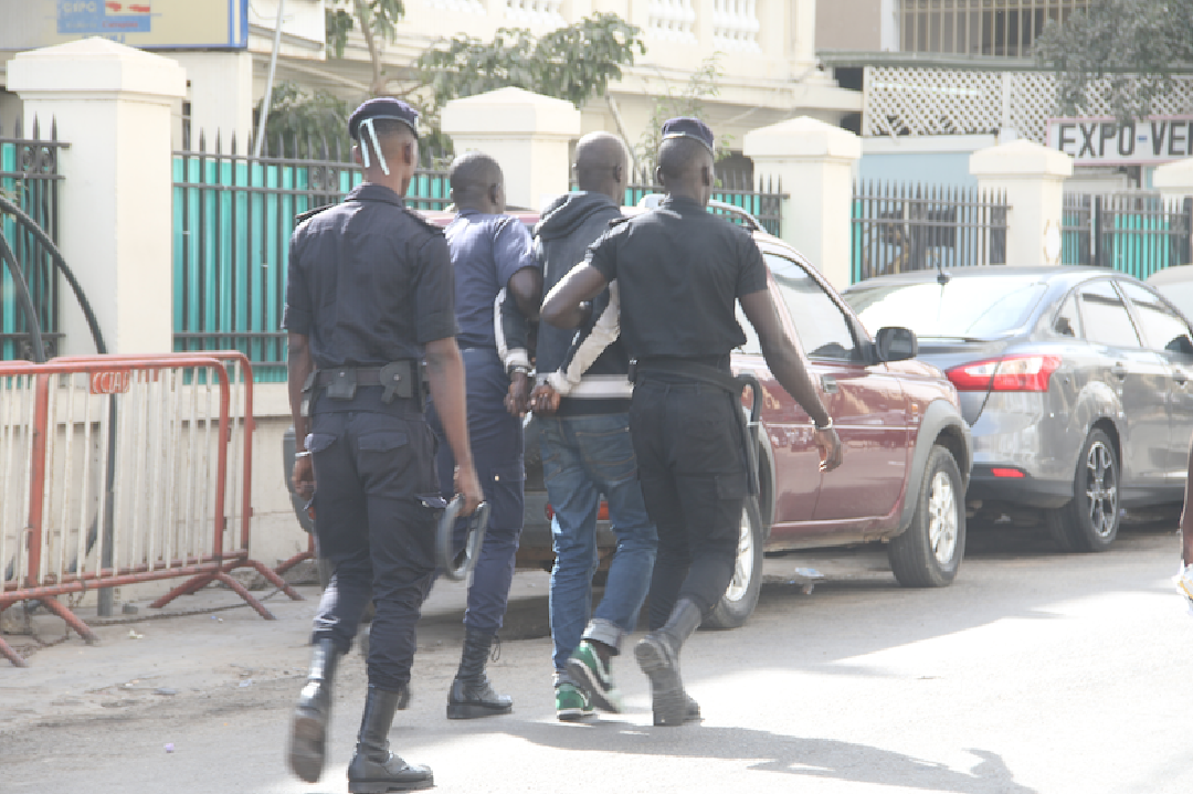 Escroquerie présumée liée à Qnet à Mbour : un suspect interpellé, séquestration suspectée