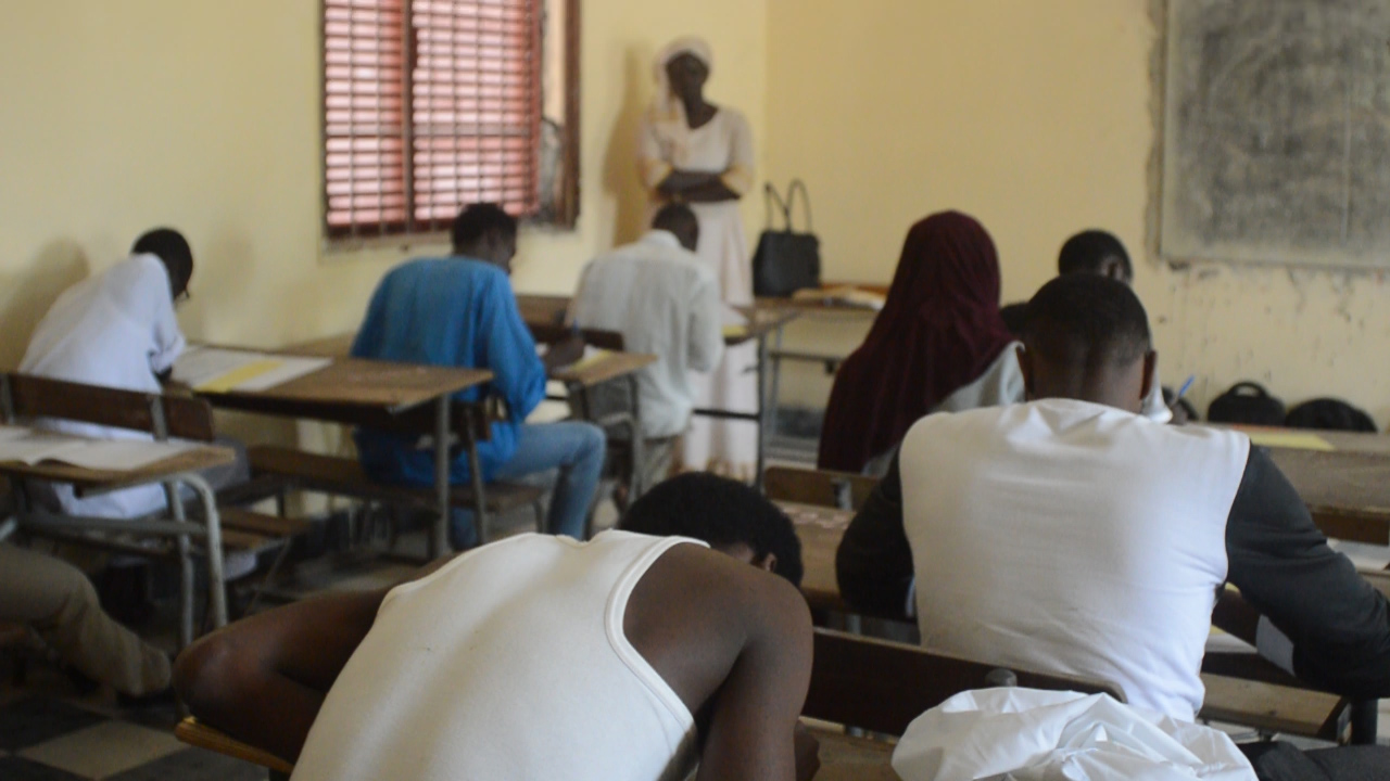 Fraude au BFEM à Mbour : quatre élèves arrêtés avec des corrections sur téléphone Fraude au BFEM à Mbour : quatre élèves arrêtés avec des corrections sur téléphone