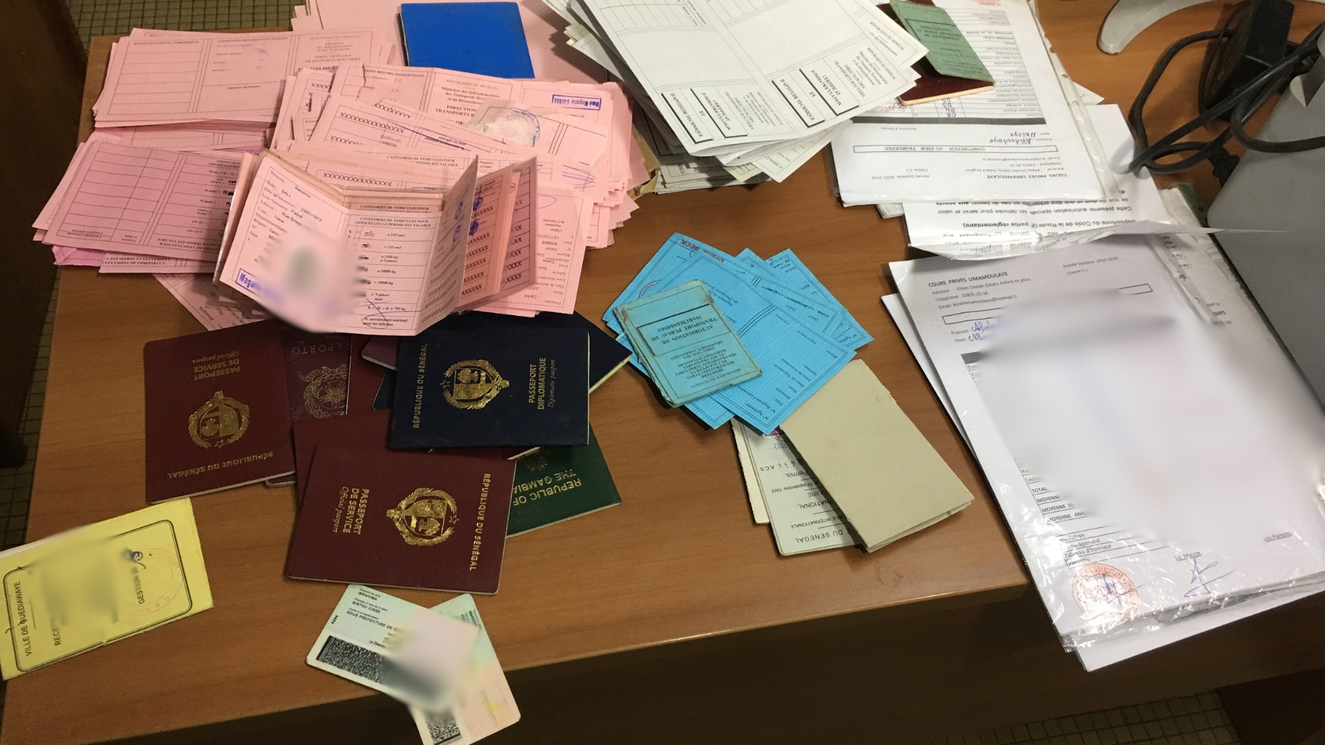 Démantèlement d’un réseau de faux documents à Rufisque : sept personnes arrêtées