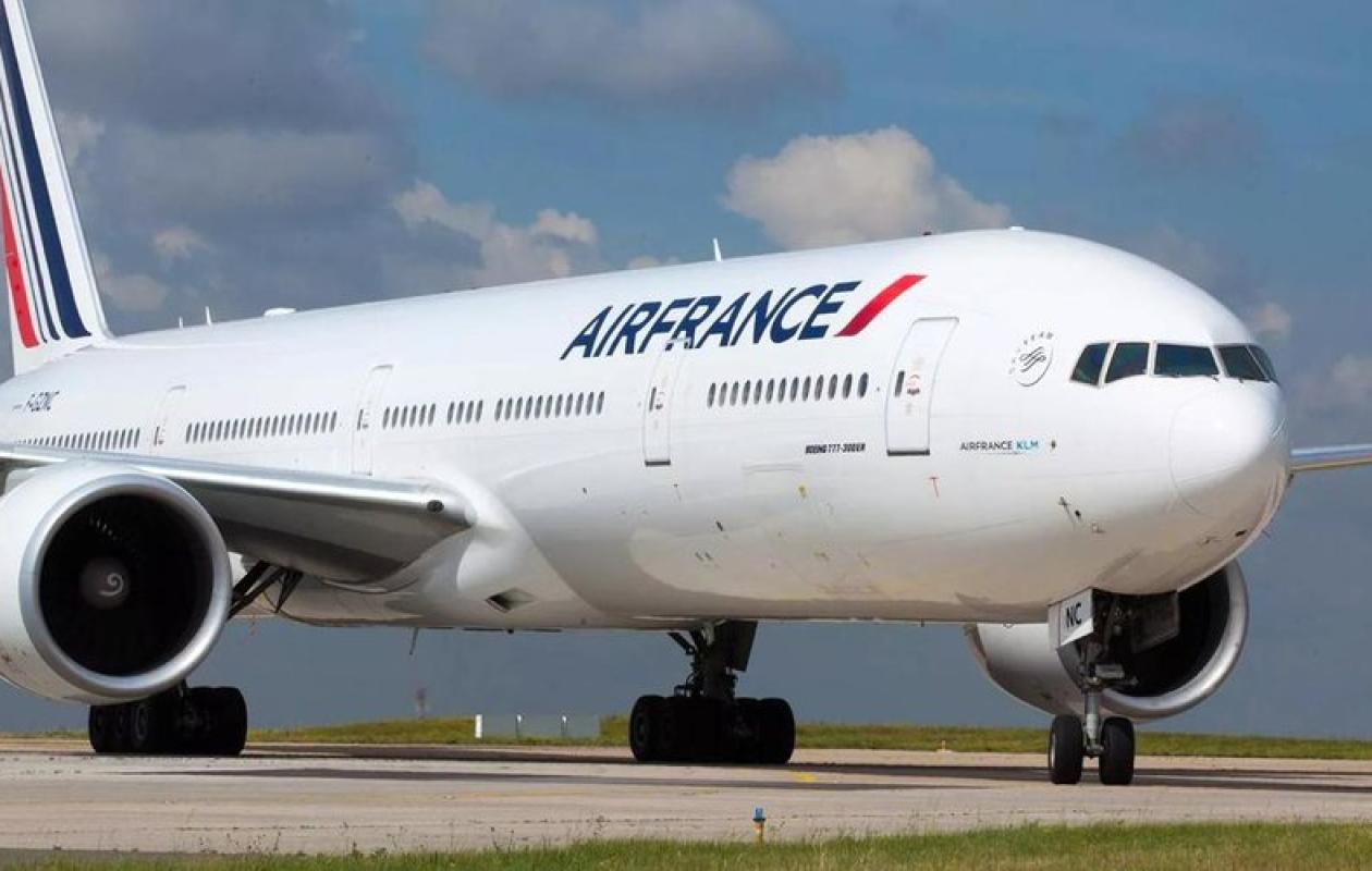 Vol Air France Paris-Dakar : une passagère agressive contraint l’avion à faire demi-tour