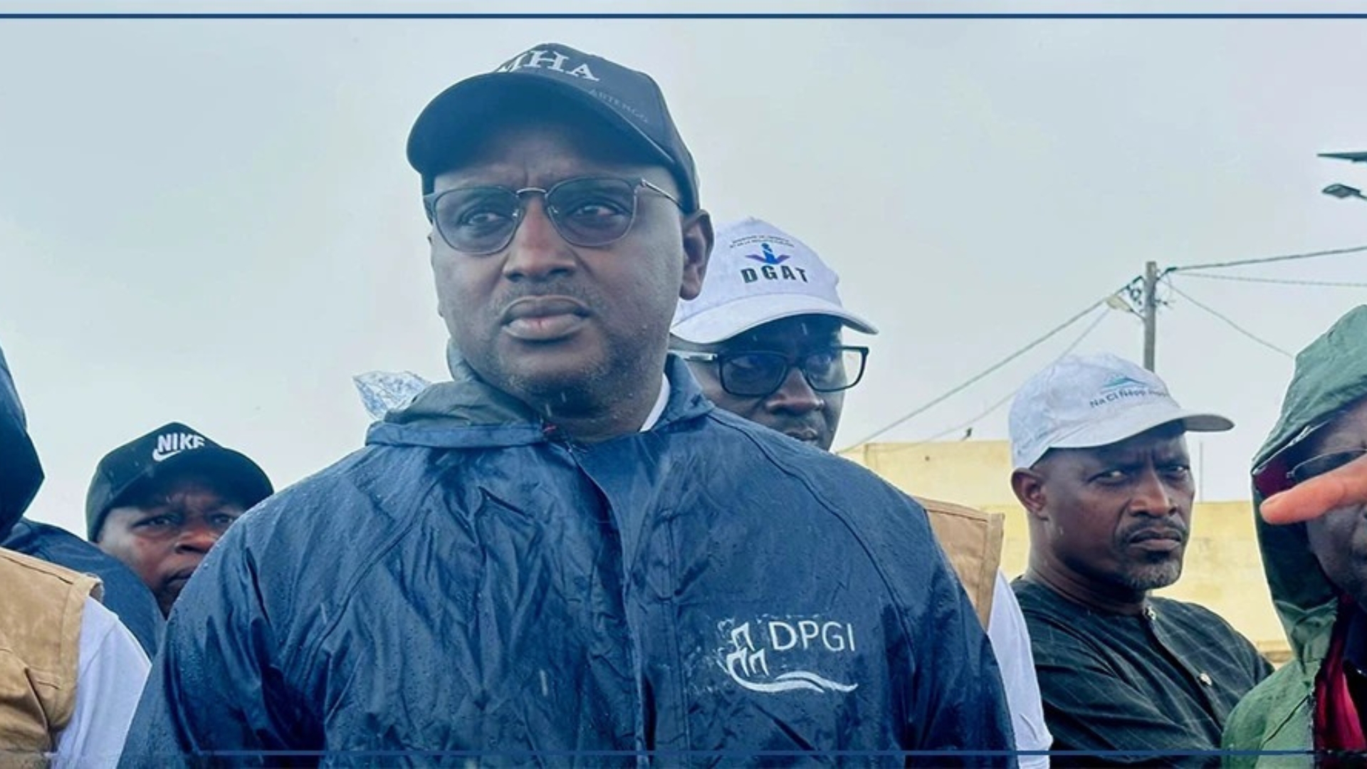 Saint-Louis : le ministre de l’Hydraulique en tournée dans les zones inondées Saint-Louis : le ministre de l’Hydraulique en tournée dans les zones inondées
