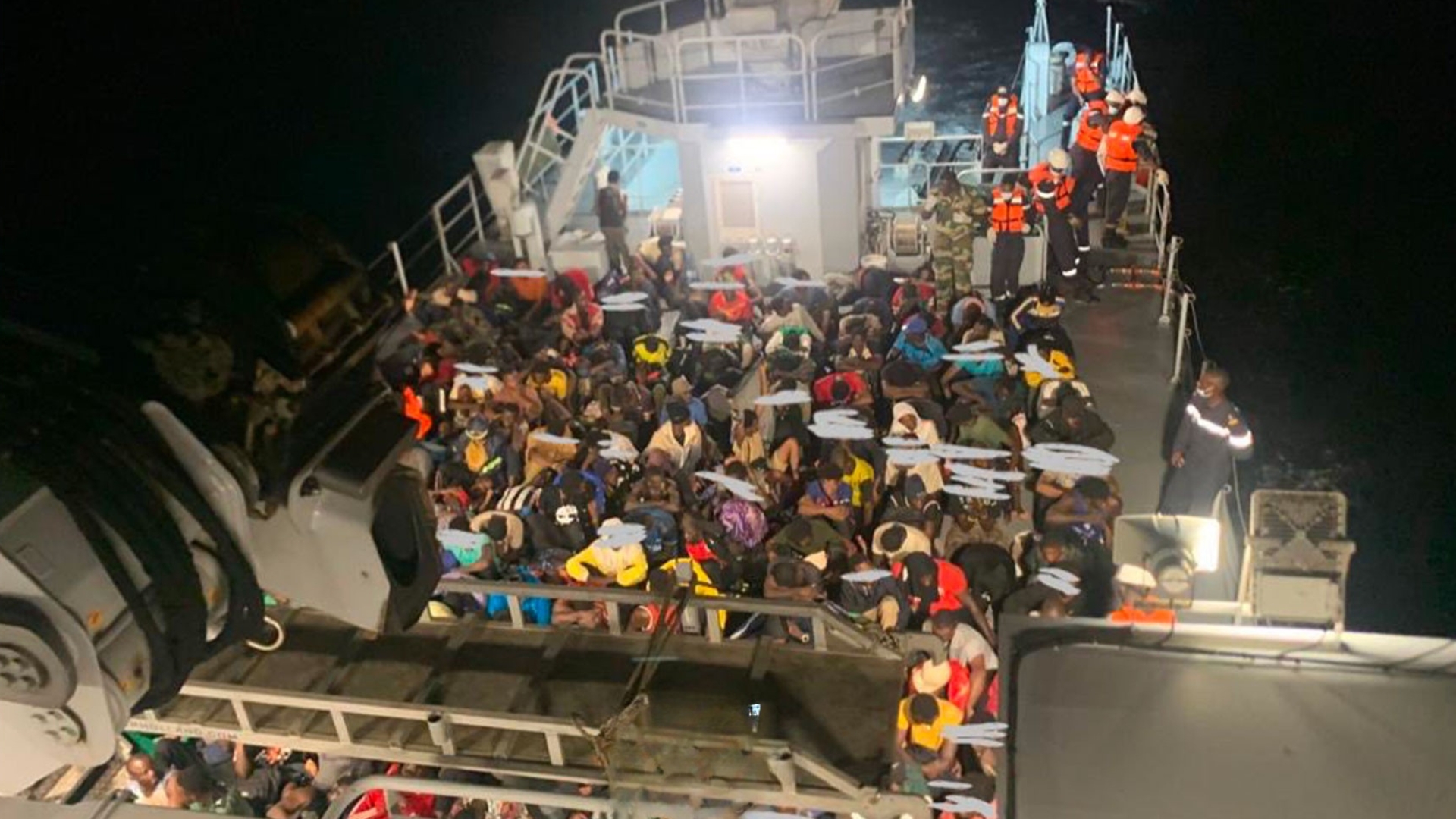 Dakar : la Marine nationale intercepte 282 migrants au large