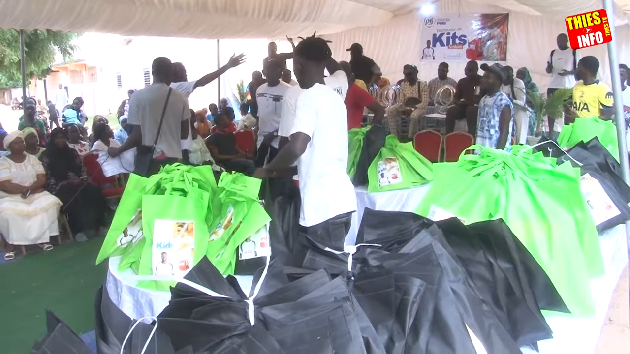 Thiès : Pape Matar Sarr offre plus de 600 kits scolaires aux élèves Thiès : Pape Matar Sarr offre plus de 600 kits scolaires aux élèves