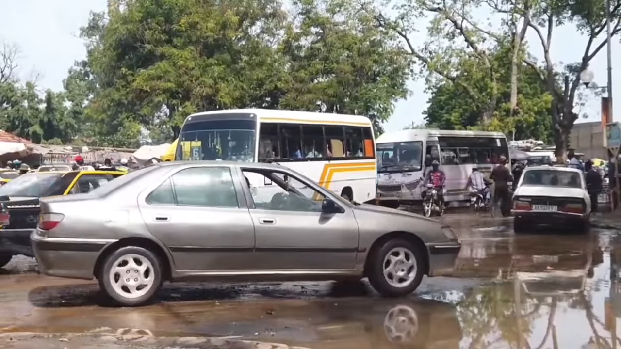 Rond-point de Diakhao à Thiès : désordre et insécurité menacent élèves et riverains