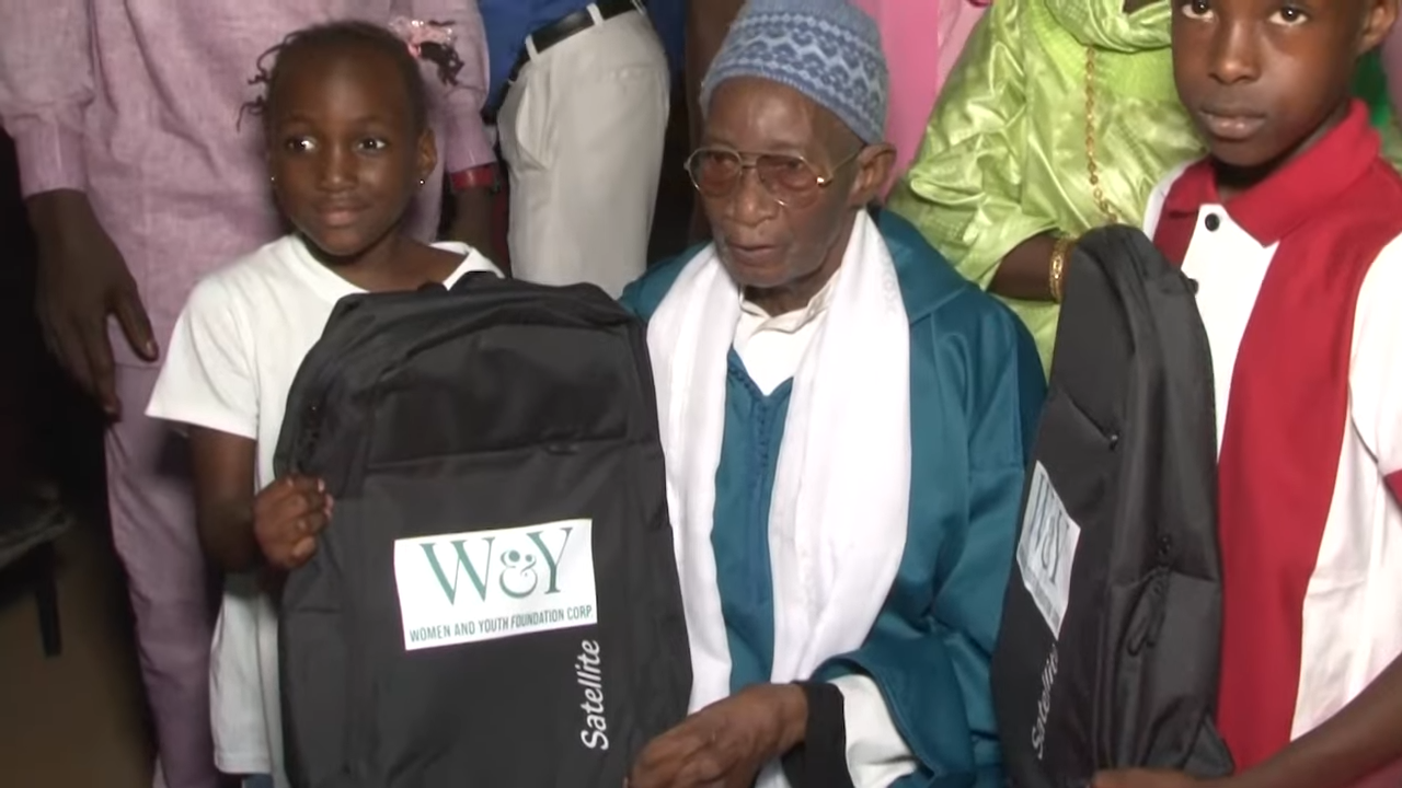 Thiès : la Fondation Women and Youth "Femme - Enfant" offre des fournitures scolaires aux élèves