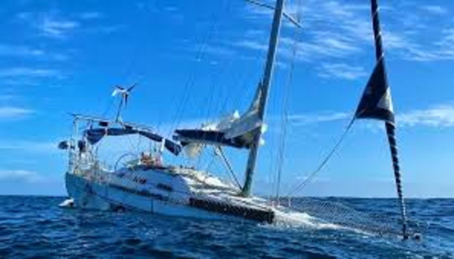 Portugal : Attaqué par des orques, ce marin plonge dans la nuit noire pour ramener son radeau de survie Portugal : Attaqué par des orques, ce marin plonge dans la nuit noire pour ramener son radeau de survie