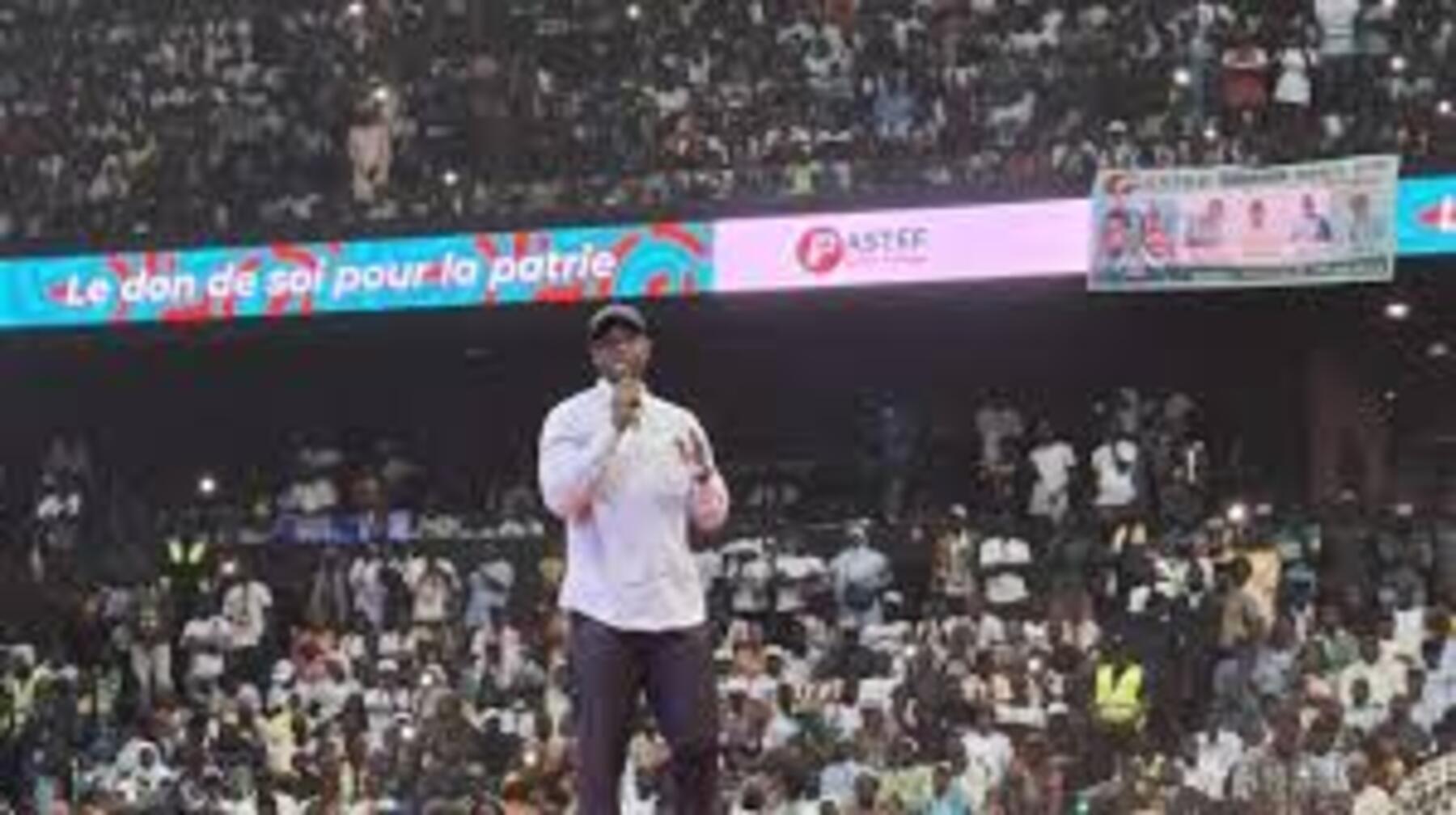 Ousmane Sonko annonce un « Tera meeting » le 8 novembre : le grand retour du Pastef sur la scène politique Ousmane Sonko annonce un « Tera meeting » le 8 novembre : le grand retour du Pastef sur la scène politique