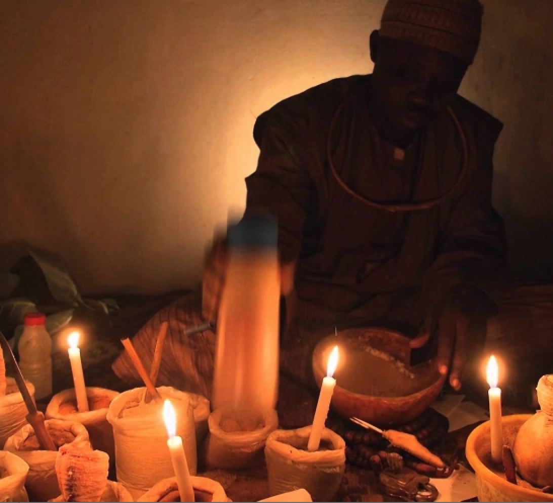 Envoûtement présumé à Mbour : une jeune femme accuse un marabout de manipulation mystique