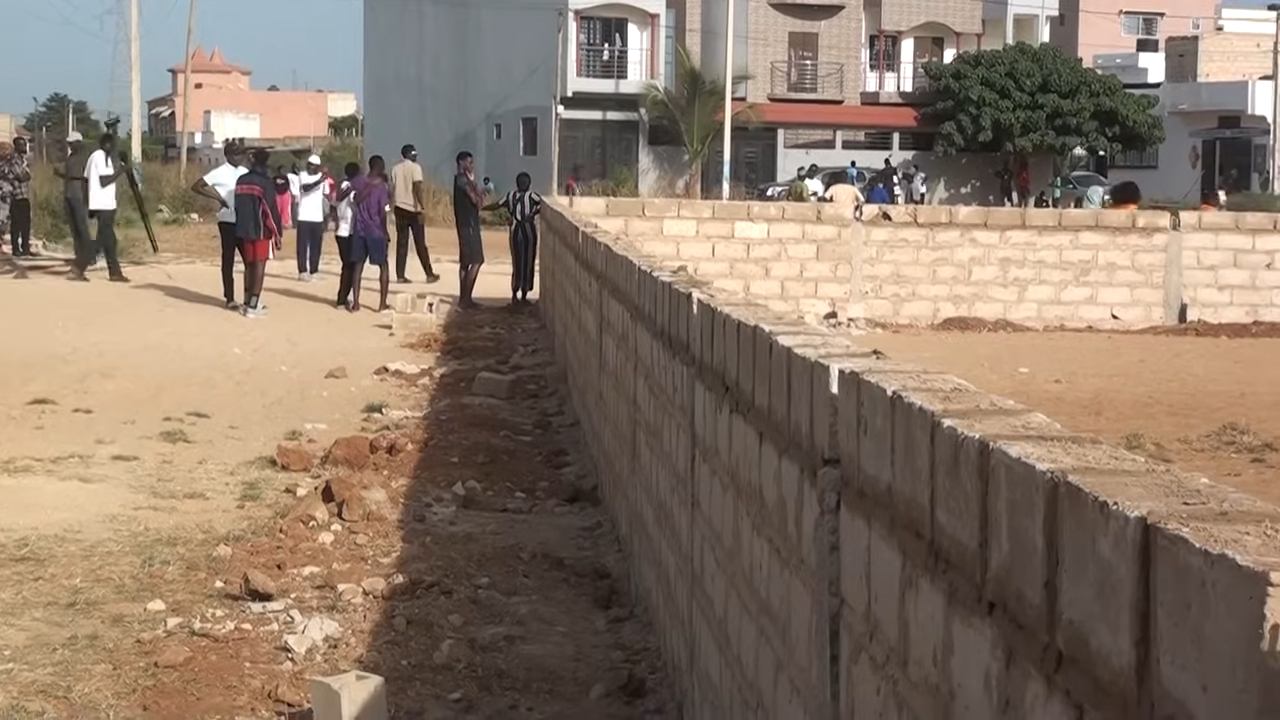 Thiès Azur : les habitants dénoncent Soprim et la répression autour du terrain de football des jeunes et des élèves