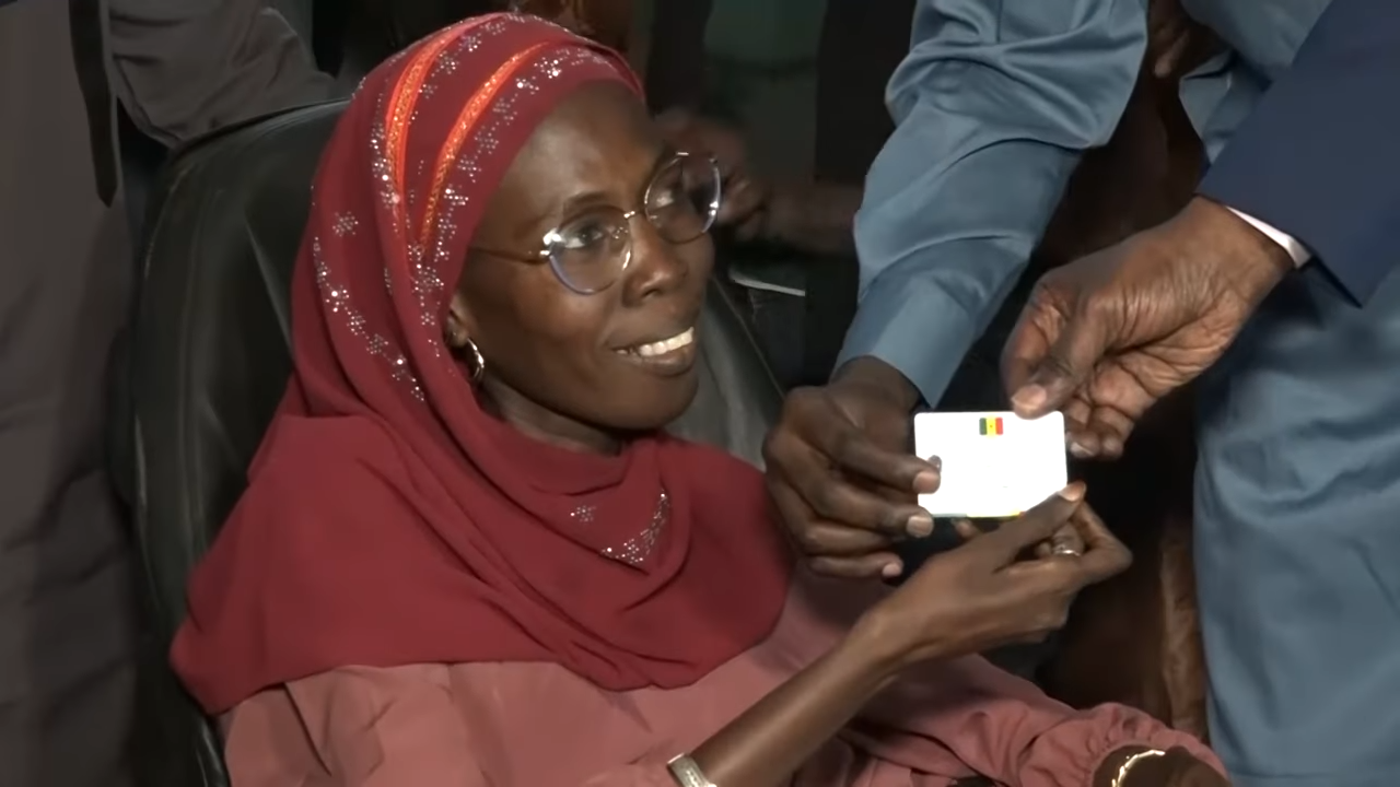 Thiès : 1 300 premières cartes SEN-CSU prêtes, sur 25 000 familles ciblées d’ici 2026