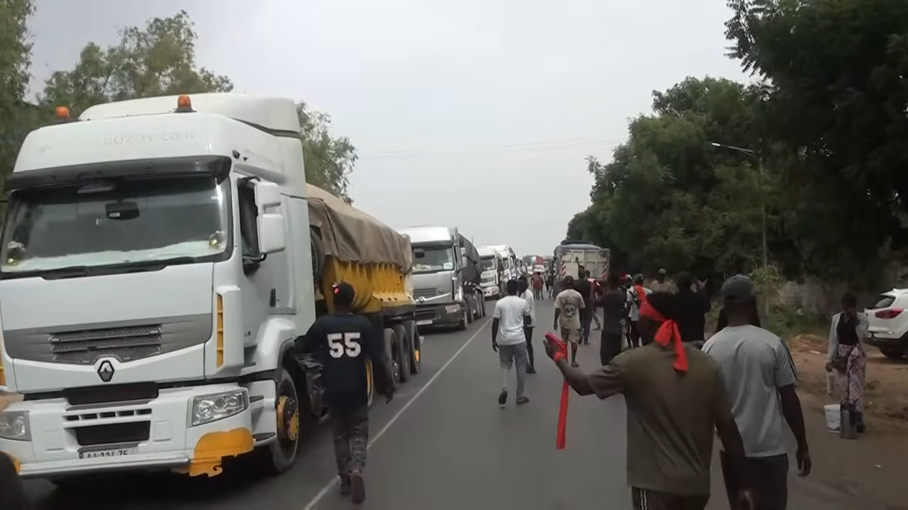 Thiès : un chauffeur perd la vie entre km50 et Sébikhotane, les chauffeurs montent au créneau