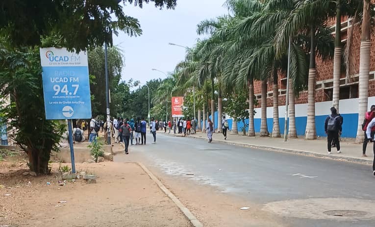 Bourses universitaires : la crise entre étudiants et administration en voie de résolution