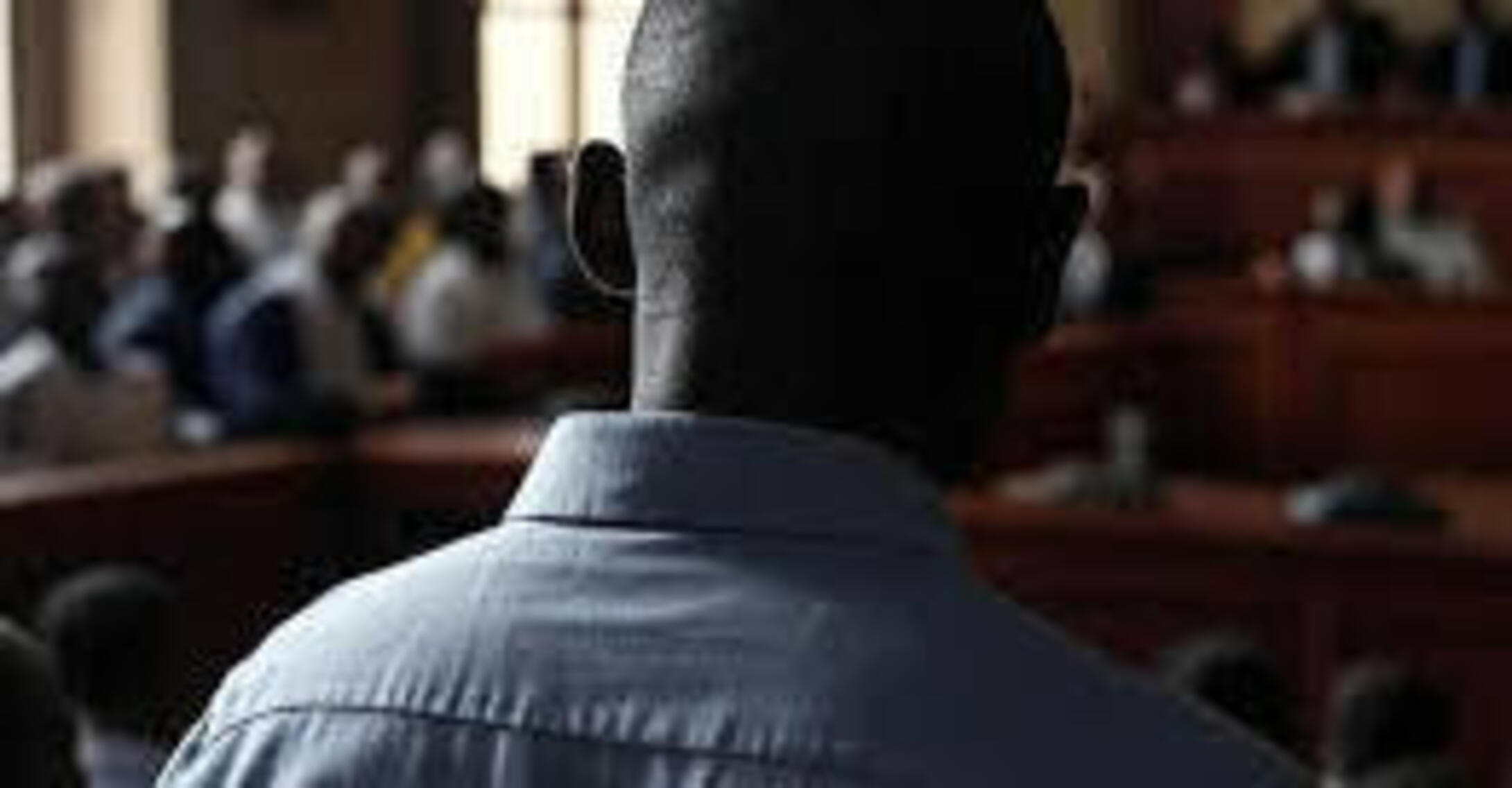 Saly Portudal : Trois vigiles devant le tribunal pour le pillage de six magasins Saly Portudal : Trois vigiles devant le tribunal pour le pillage de six magasins