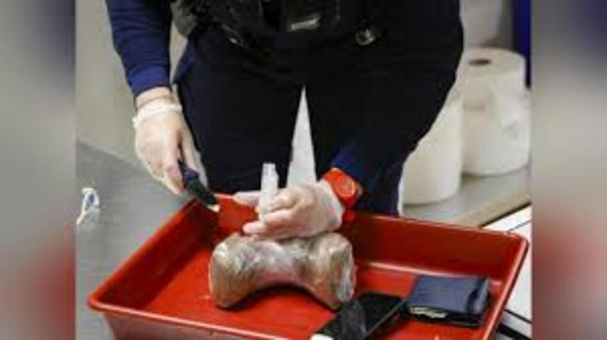 Jeune mère et trafiquante présumée : saisie record de chanvre indien et opioïdes à Diamniadio