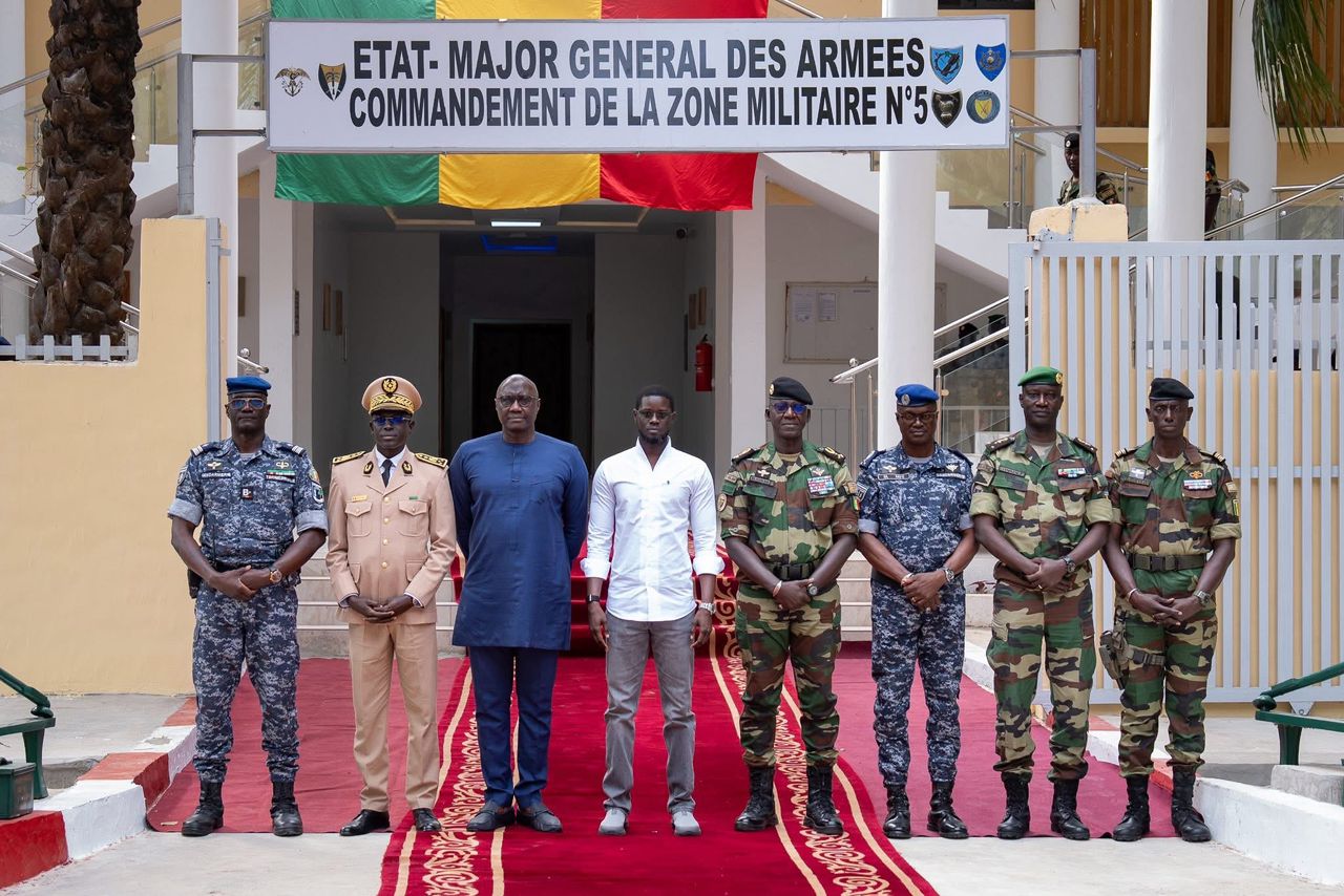 Fêtes de fin d’année : Bassirou Diomaye Faye en visite auprès des forces armées en Casamance